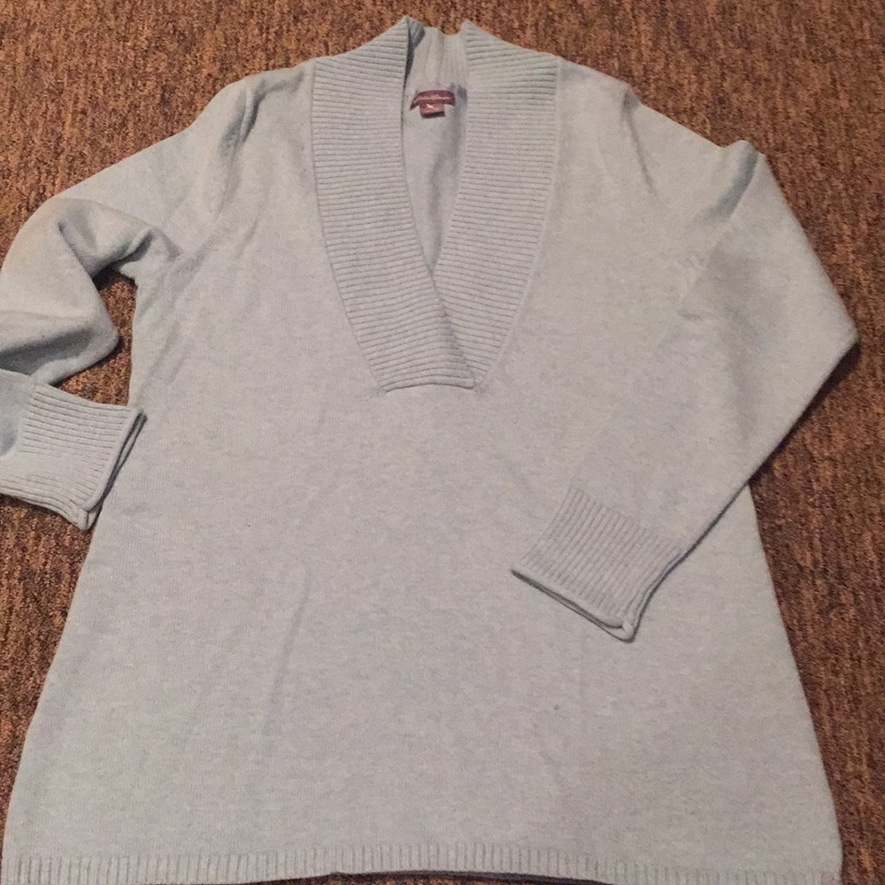 Eddie Bauer seafoam vneck Spring sweater🌷